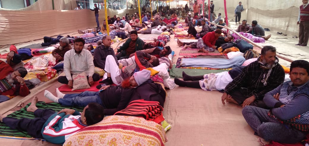পাটকল শ্রমিকদের অনশন চলছে, অসুস্থ ১৫