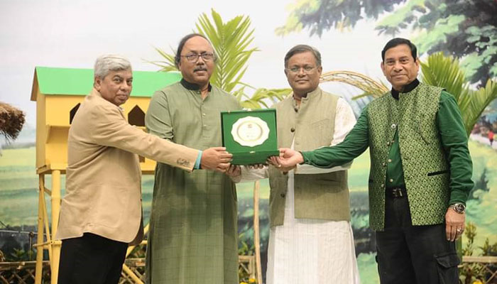 প্রকৃতি মেলায় রাজশাহী সিটি করপোরেশ পুরস্কৃত