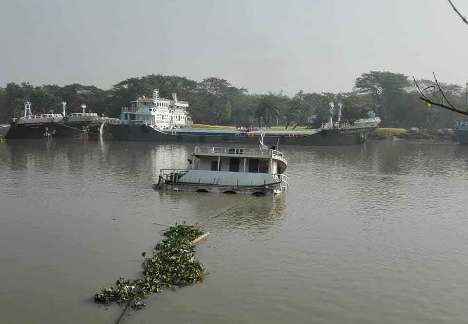 ৬শ ৬০ মেট্রিক টন কয়লা নিয়ে কার্গো ডুবি
