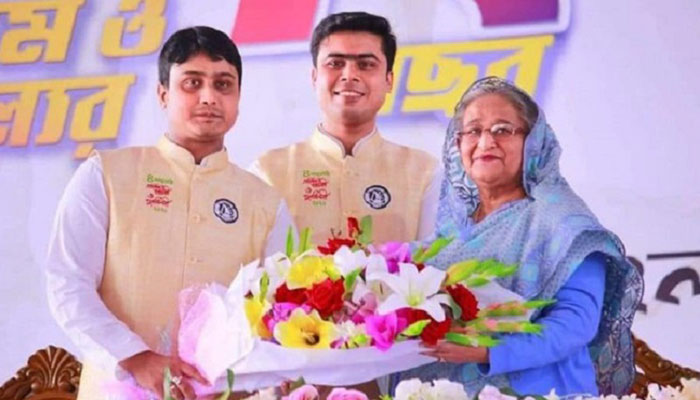 ভারমুক্ত হলেন জয়-লেখক