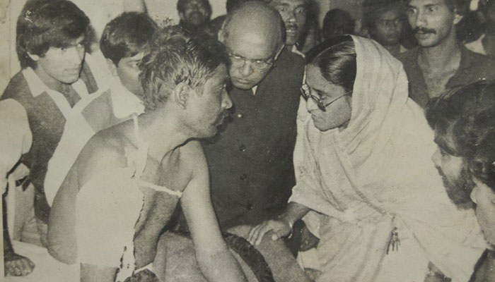 শেখ হাসিনার জনসভায় গুলি: পাঁচ পুলিশের মৃত্যুদণ্ড