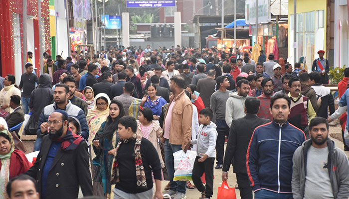 ছুটির দিনে লোকারণ্য, অফারের ছড়াছড়ি