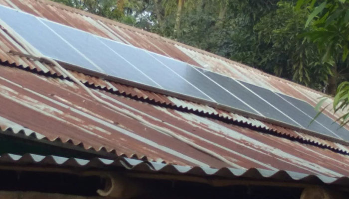 চেয়ারম্যানের বাড়িতে লাখ টাকার সরকারি সোলার