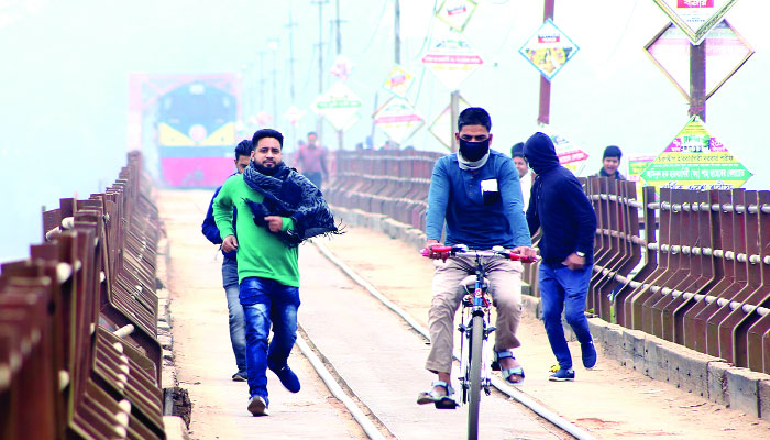 ঝুঁকিপূর্ণ কালুরঘাট সেতুর দুর্ঘটনায় দায় কার?