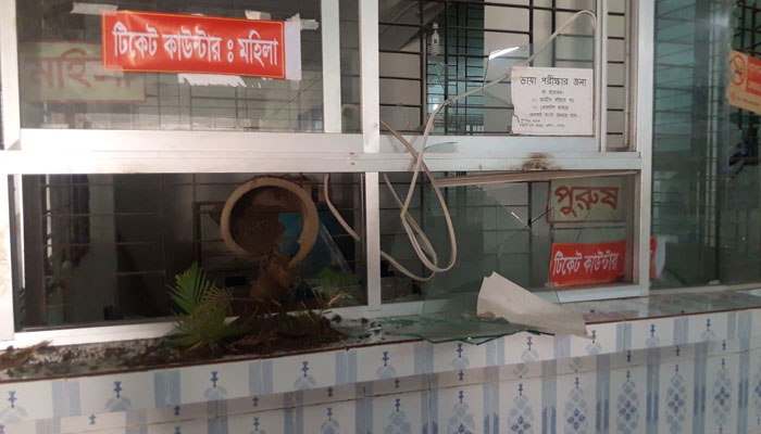 কালীগঞ্জে রোগী মৃত্যুর ঘটনায় হাসপতাল ভাঙচুর