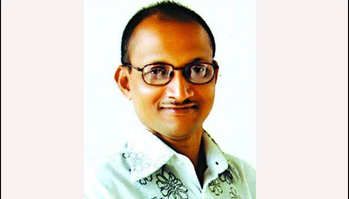 পোস্টার ছিঁড়ে ফেলার অভিযোগ মেয়রপ্রার্থীর