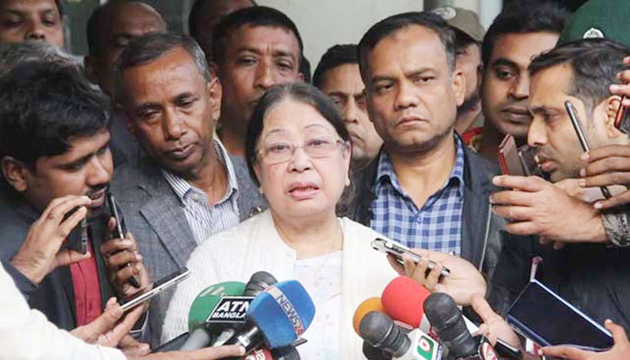কিছু খেলেই বমি করছেন খালেদা
