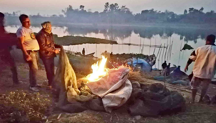 আত্রাই নদী দখলমুক্ত করতে অভিযানে প্রশাসন