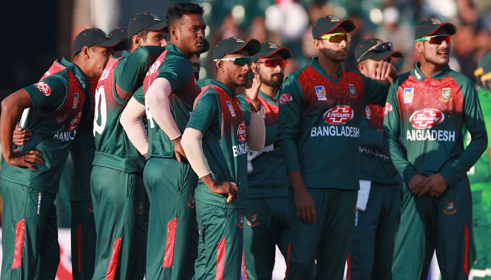 বৃষ্টির কবলে লাহোরের শেষ ম্যাচ