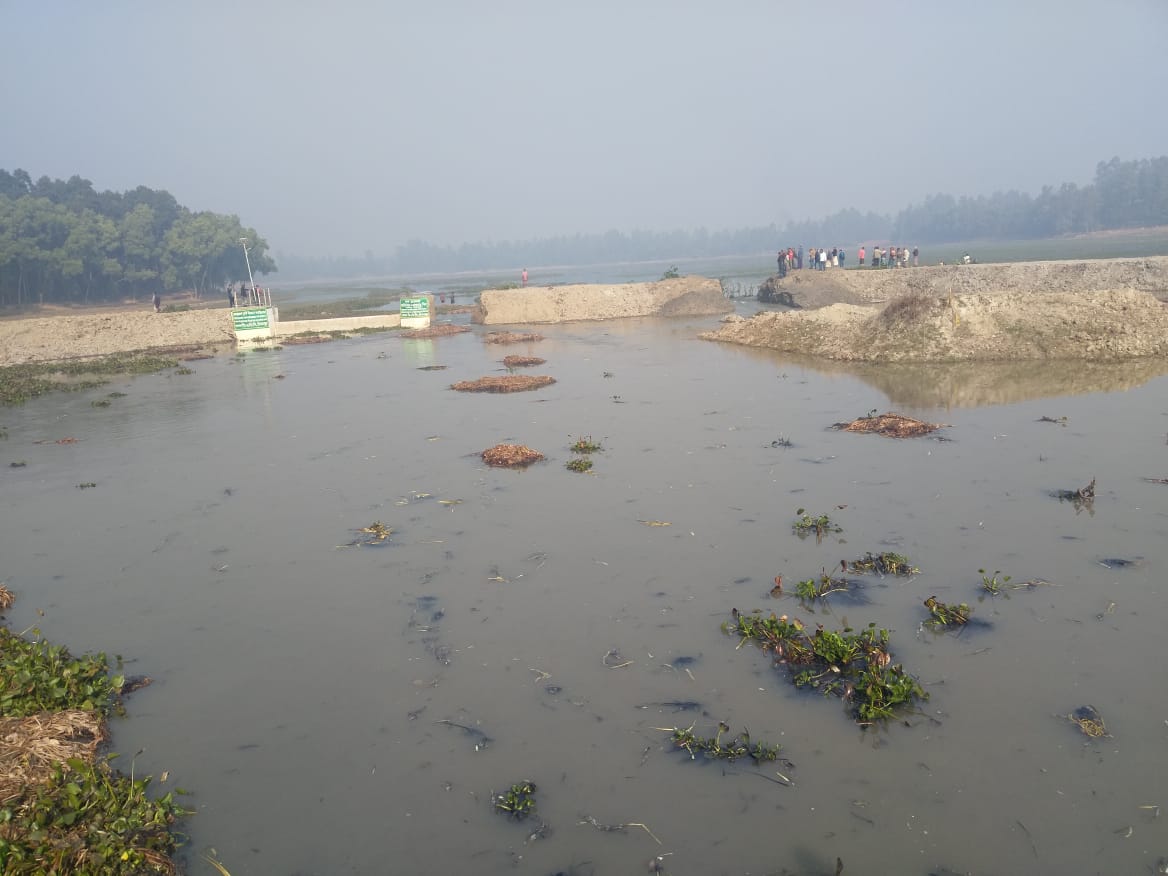 বিলের বাঁধ কাটায় উত্তেজনা, বীজতলা প্লাবিত