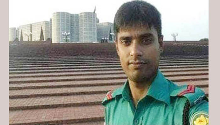 ফেসবুকে স্ট্যাটাস দিয়ে পুলিশের আত্মহত্যা
