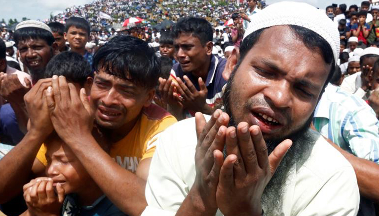 রায়ের অপেক্ষায় রোহিঙ্গারা, মসজিদে মসজিদে প্রার্থনা