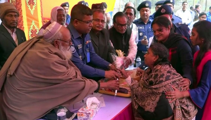 রাণীনগরে ১০ বীরাঙ্গনাকে সংবর্ধনা