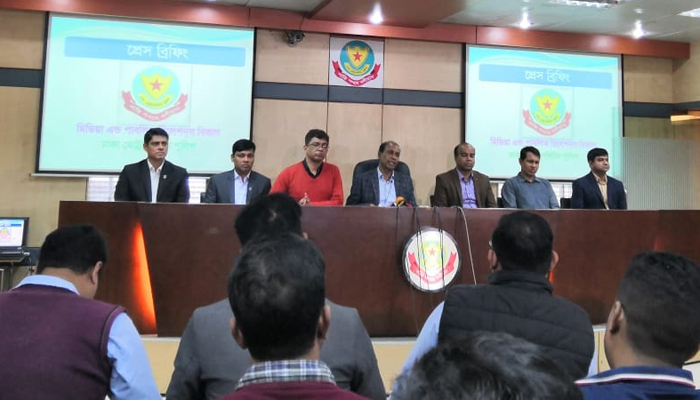 পুলিশের ওপর বোমা হামলায় দুই জেএমবি আটক