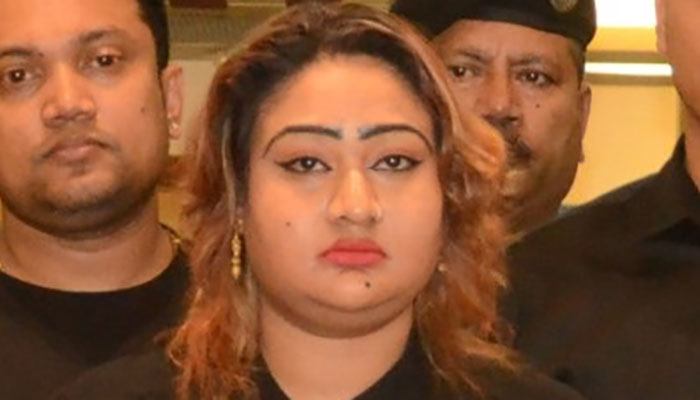 অন্ধকার জগতের রহস্যময় পিউ!