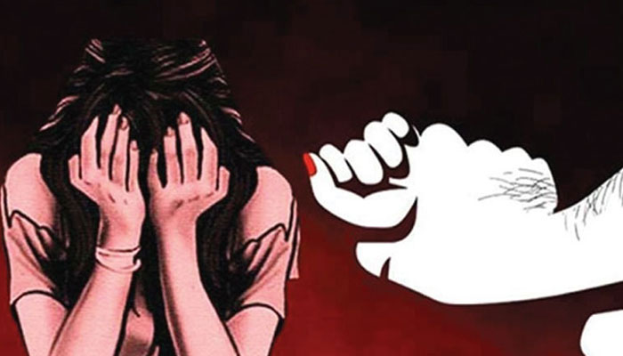 প্রেমের সম্পর্ক করে স্কুল ছাত্রীকে ধর্ষণ