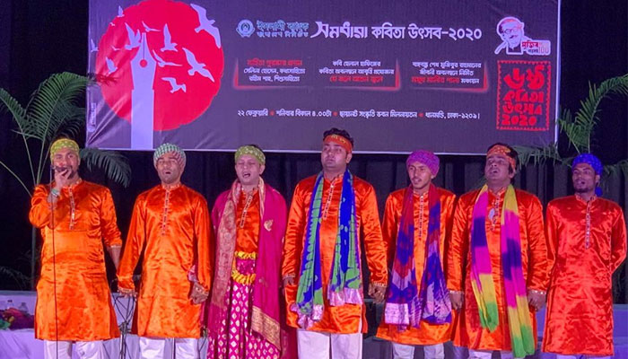 কবিতার ভেতর আমরা মানবিক সমাজ পাই