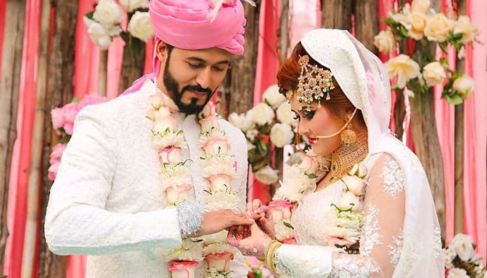 হঠাৎ বিয়ে করলেন রোদেলা জান্নাত
