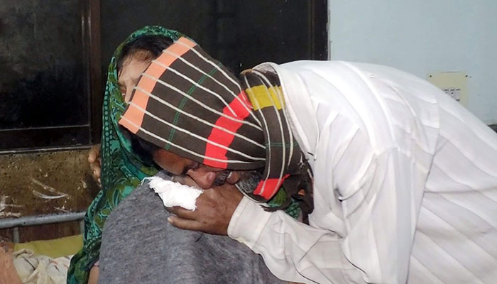 স্কুলছাত্রীকে কামড়ে রক্তাক্ত করলো প্রতিপক্ষ!
