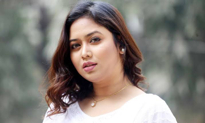বইমেলায় ভাবনার ‘গোলাপী জমিন’