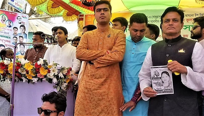 নৌকার প্রচারণায় গাইবান্ধায় দ্বারে দ্বারে ছাত্রলীগ