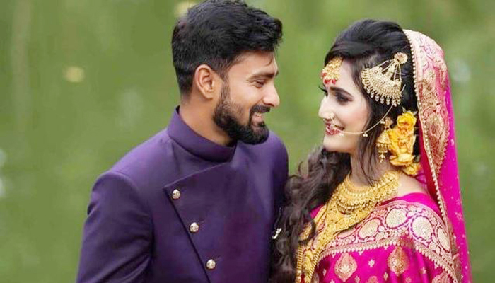 সিলিন্ডার বিস্ফোরণে অল্পের জন্য বেঁচে গেলেন লিটনপত্নী