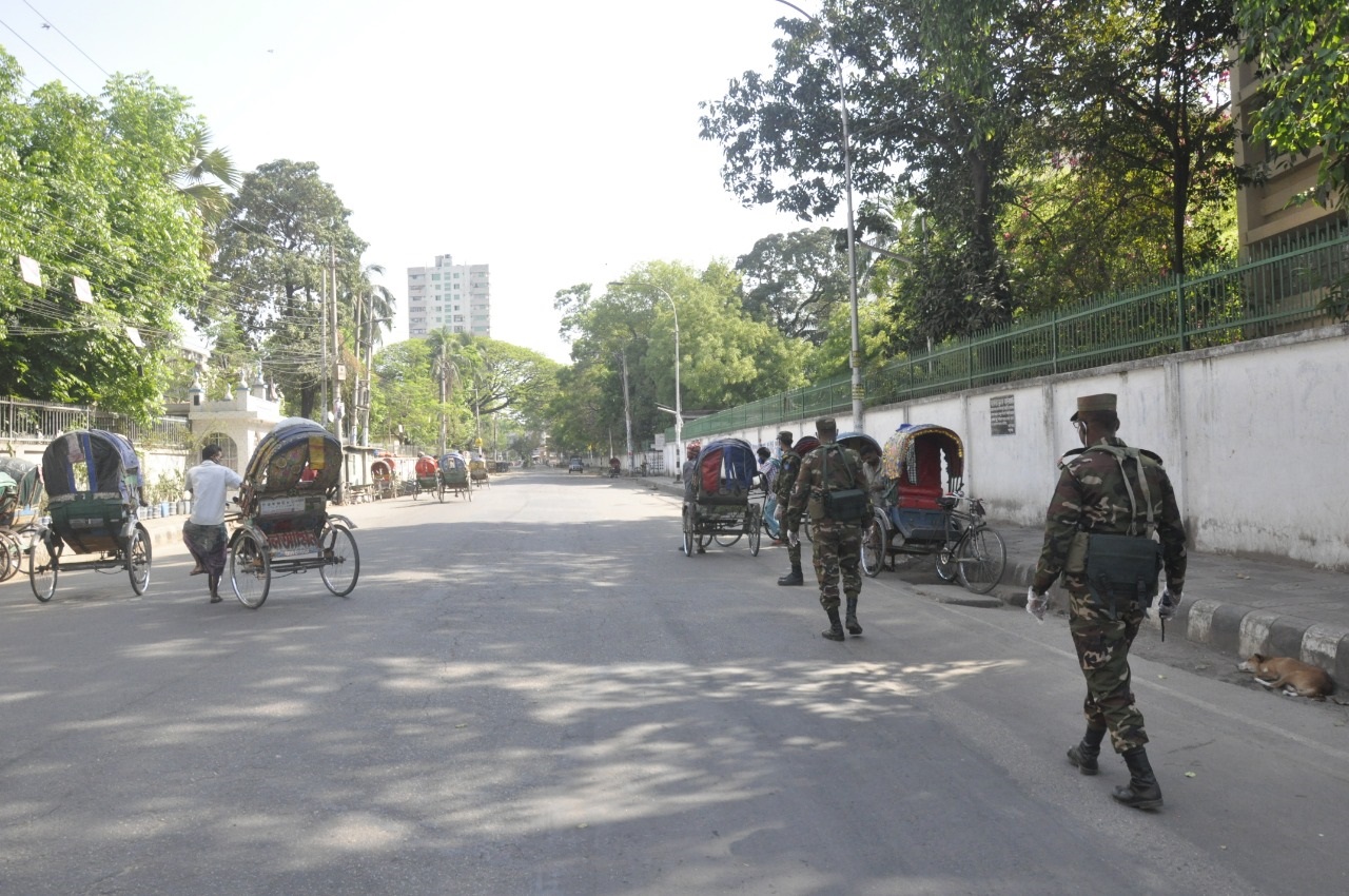 করোনায় ‘লকডাউনে’ রাজধানী জনশূন্য