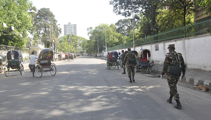 করোনায় ‘লকডাউনে’ রাজধানী জনশূন্য