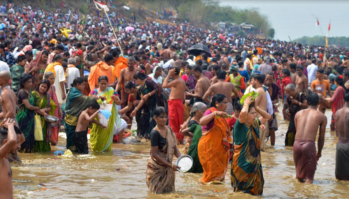 শাহ্ আরেফিন ওরস ও বারুণী স্নান ঘিরে করোনা আতঙ্ক