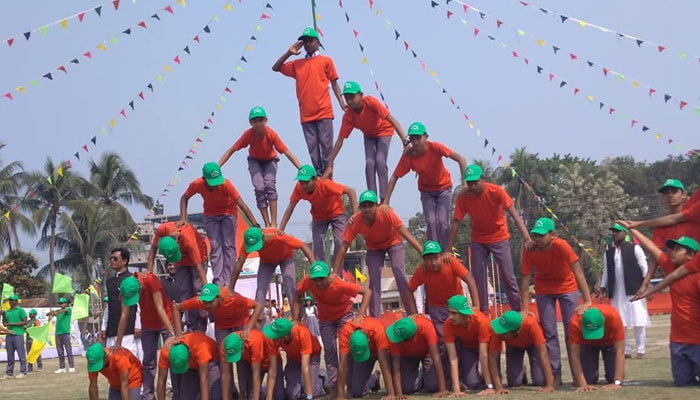 চাটমোহরে শিক্ষার্থীদের শরীরচর্চা প্রদর্শনী