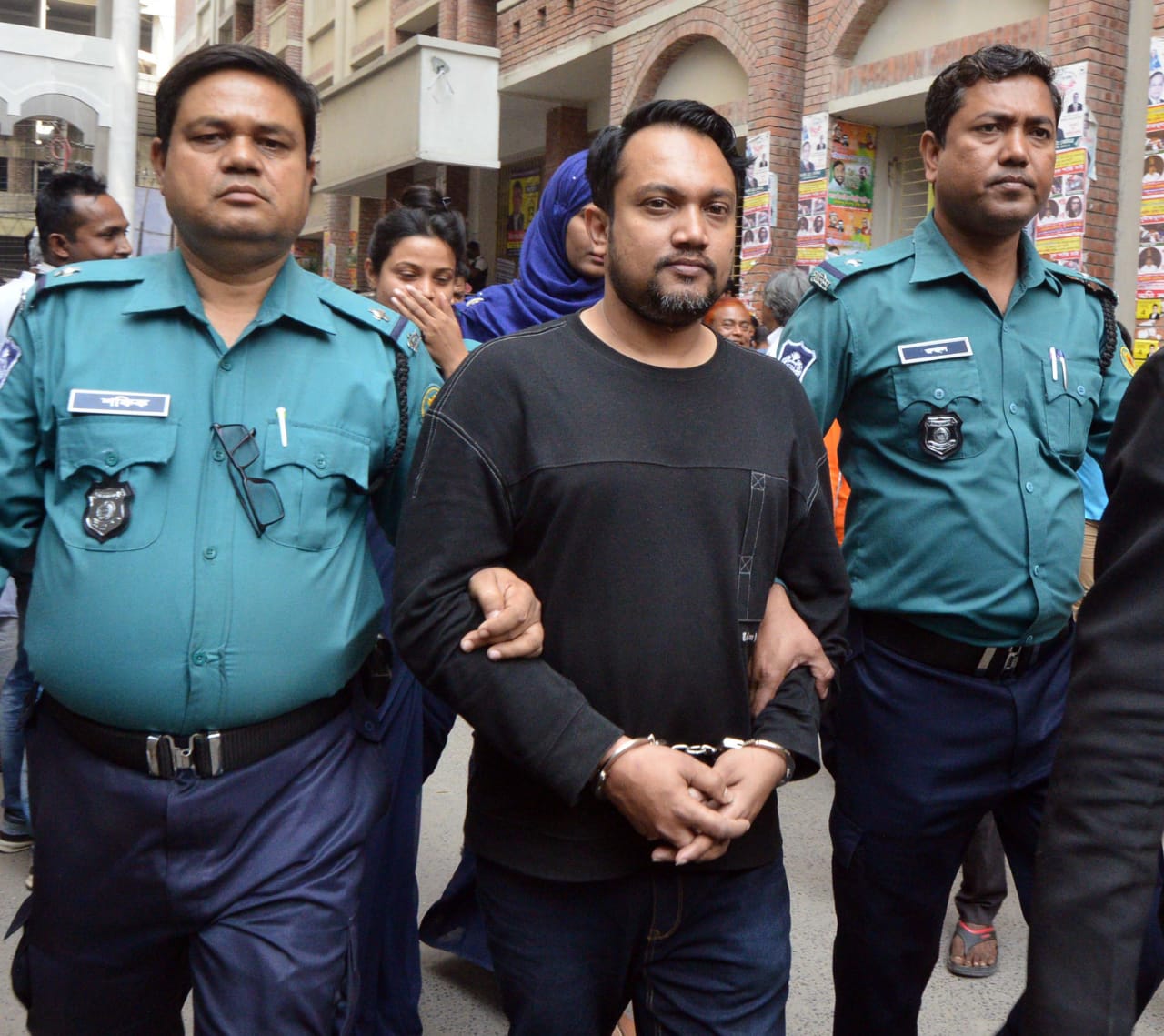 ফের ১৫ দিনের রিমাণ্ডে পাপিয়া দম্পতি