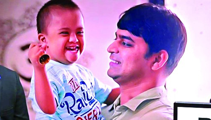‘বিশ্বসেরা মা’ হলেন ভারতের এই মমতাময়ী ‘বাবা’