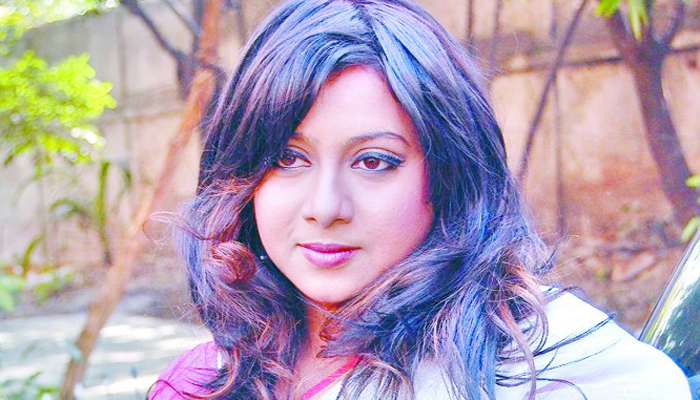 স্বেচ্ছায় গৃহবন্দি শাবনূর
