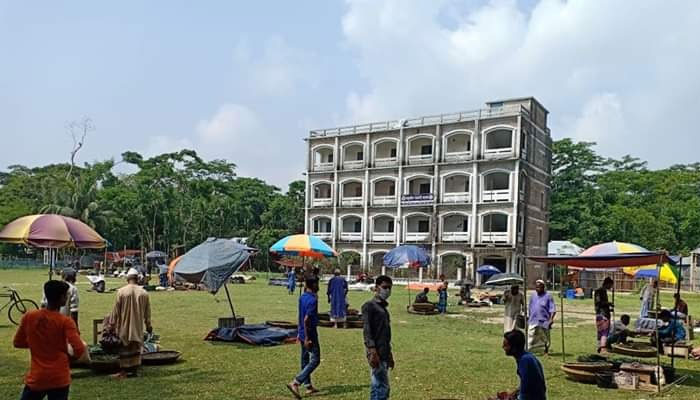 তজুমদ্দিনে মাঠে বাজার স্থানান্তর