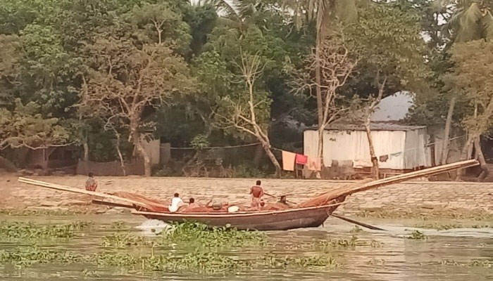 নিষেধাজ্ঞা শেষে নদীতে নামছে অর্ধলাখ জেলে