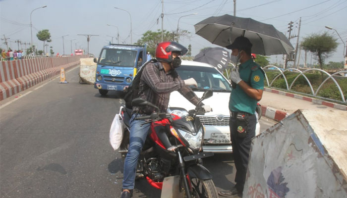কড়াকড়ির মধ্যেও রাজধানীতে আসছে গাড়ি