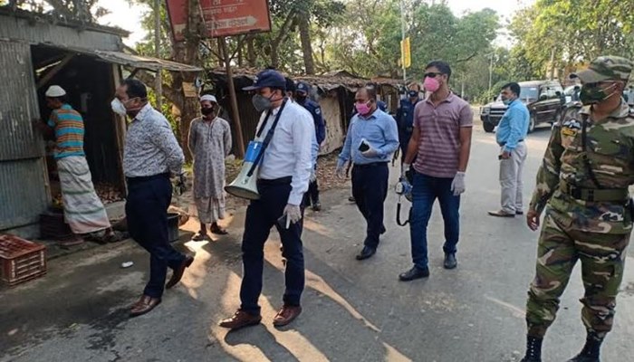 সামাজিক সংক্রমণ ঠেকানো বড় চ্যালেঞ্জ