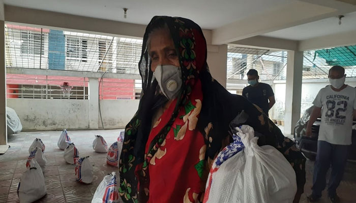 দুয়ারীপাড়া বস্তিতে বাসদ-ছাত্রফ্রন্টের নিত্যপণ্য বিতরন