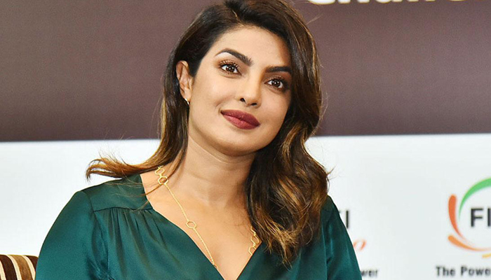 বাবার স্মৃতিচারণে নস্টালজিক  প্রিয়াঙ্কা