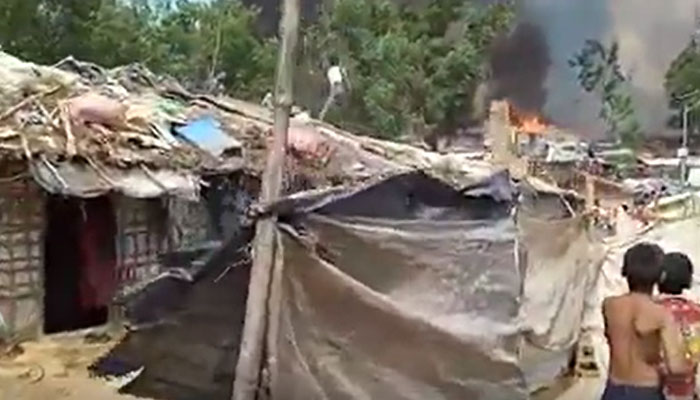 উখিয়ার কুতুপালংয়ে রোহিঙ্গা ক্যাম্পে অগ্নিকাণ্ড