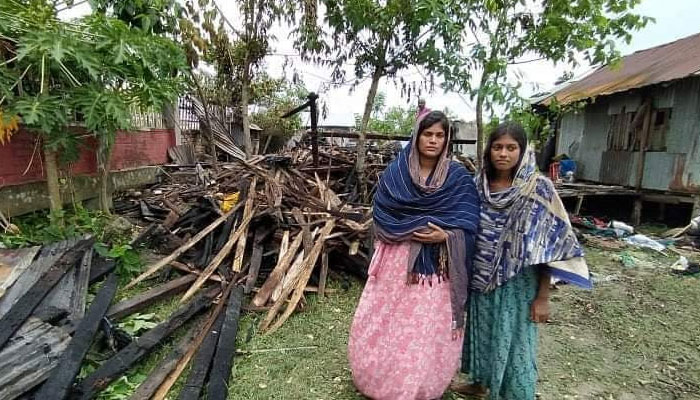 খুশির ঈদের আনন্দ কেড়ে নিল অগ্নিকাণ্ড