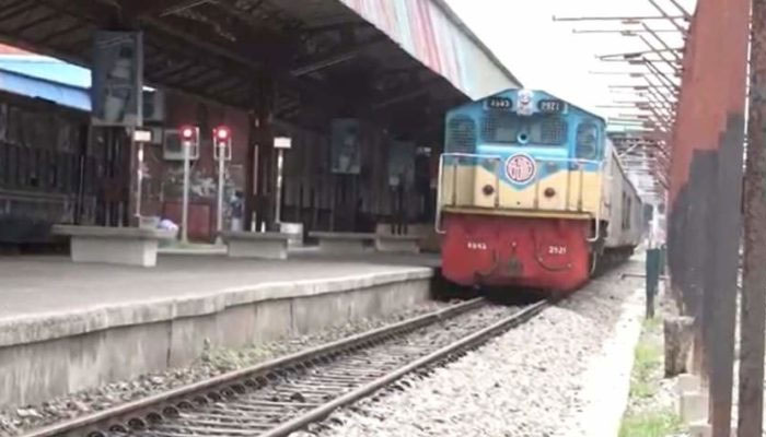 চাহিদার অভাবে বন্ধ হচ্ছে বিশেষ পার্সেল ট্রেন