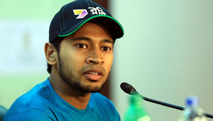 রাতে লাইভে আসছেন মুশফিক