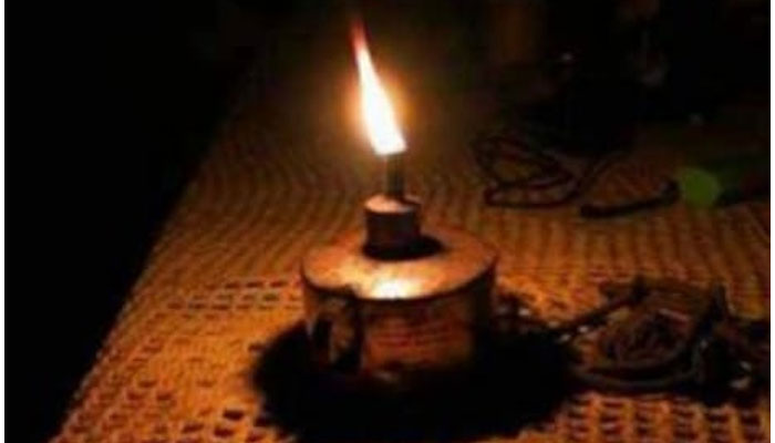 আধুনিকতার সংস্পর্শে হারিয়ে যাচ্ছে কুপি বাতি