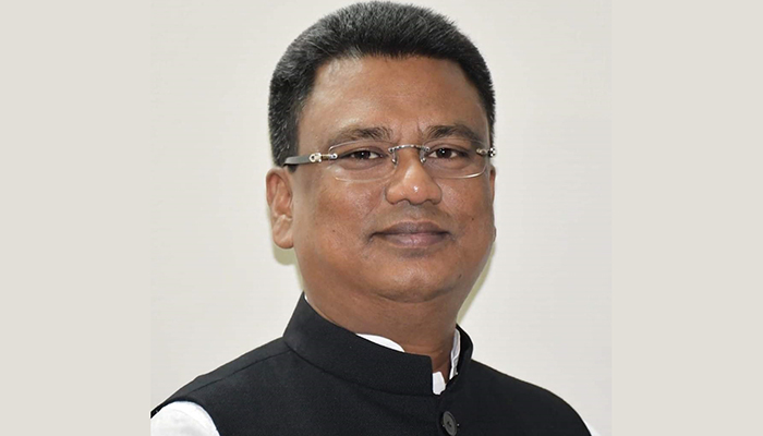 থাকেন সিঙ্গাপুর, মন পড়ে থাকে আক্কেলপুর...