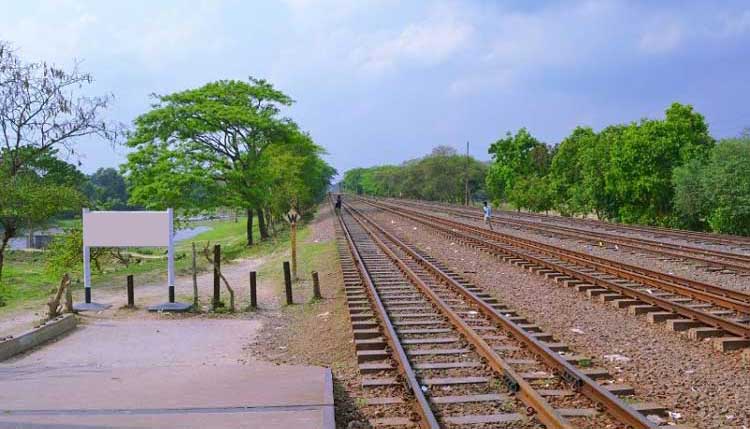 স্টেশনের ফাঁকা জায়গায় শাকসবজি চাষের নির্দেশ
