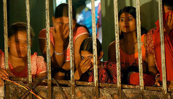 ত্রাণের সুবিধা থেকে বঞ্চিত যৌনকর্মীরা