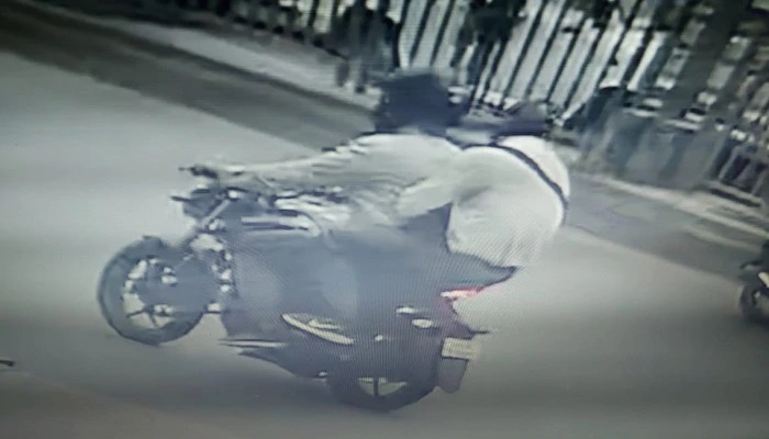 পুলিশ পরিচয়ে গয়না খুলে রাখার পরামর্শ, অতঃপর চম্পট