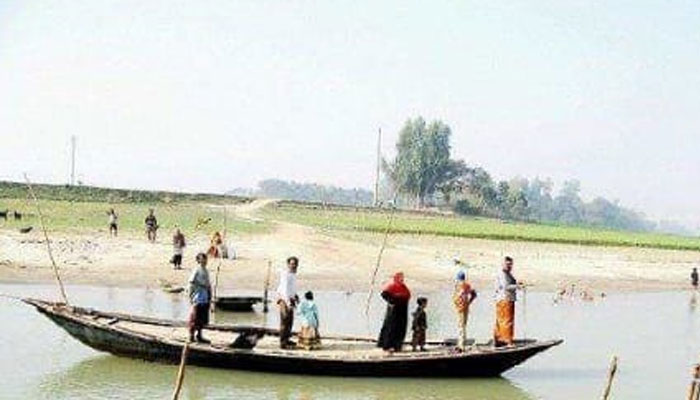 তিন যুগেও ব্রিজ পায়নি আত্রাইবাসী