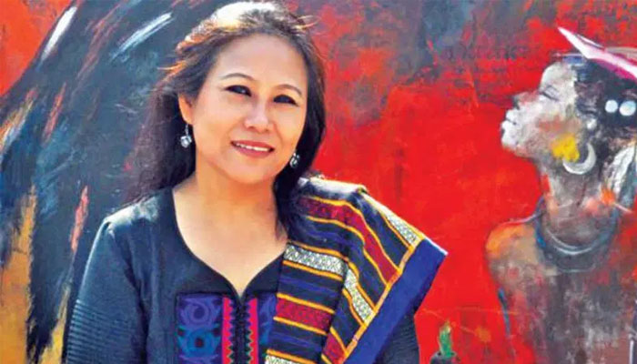 অবরুদ্ধ সময়ে ছবি আঁকছি